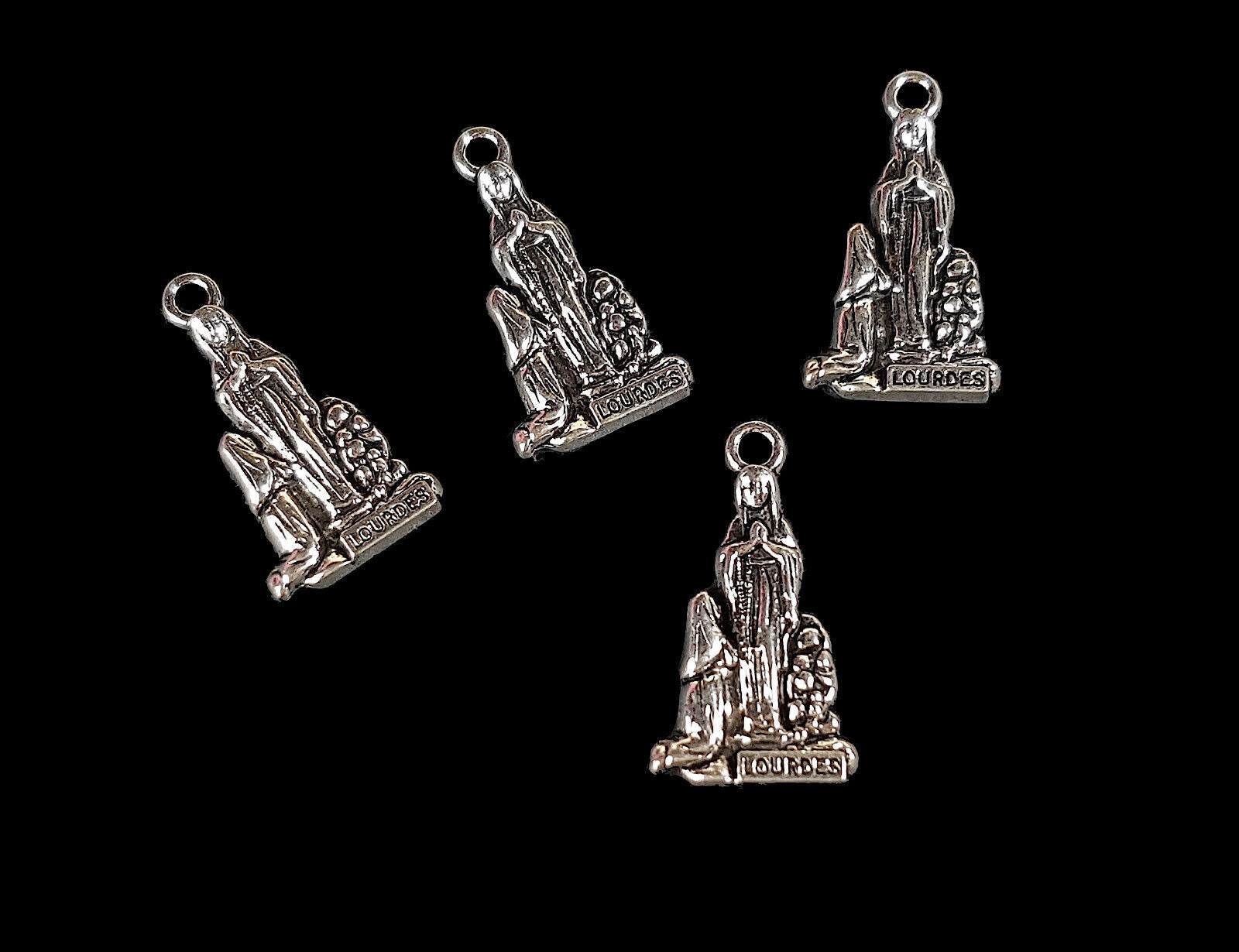 colgante virgen lourdes amuleto