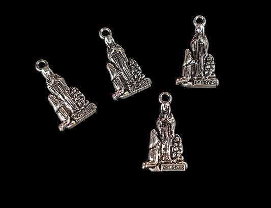 colgante virgen lourdes amuleto