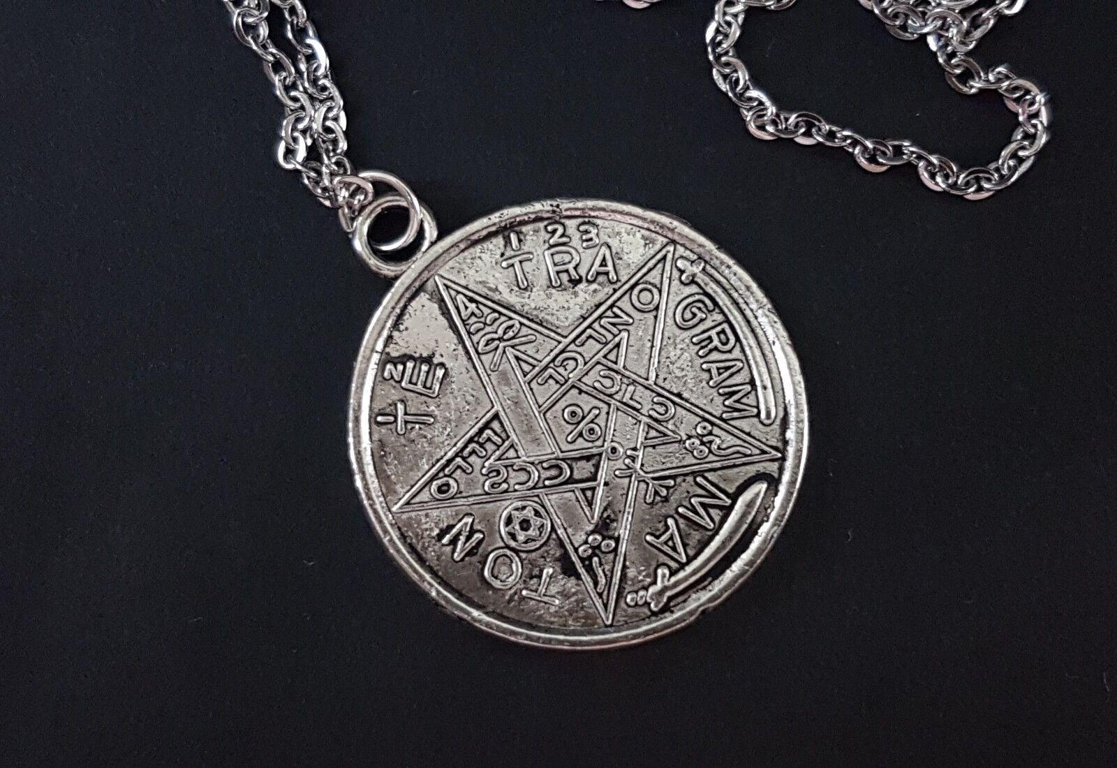 tetragramaton da vinci colgante