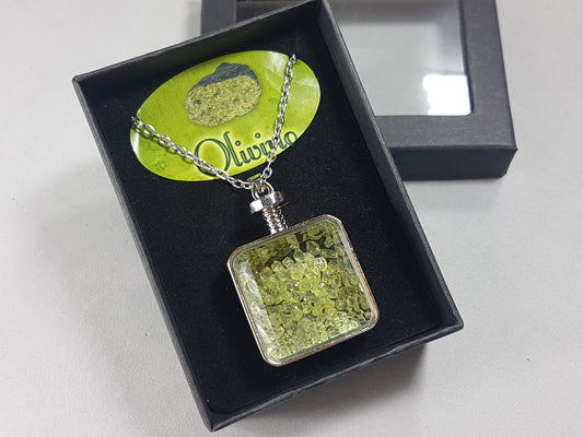 colgante olivino cuadrado